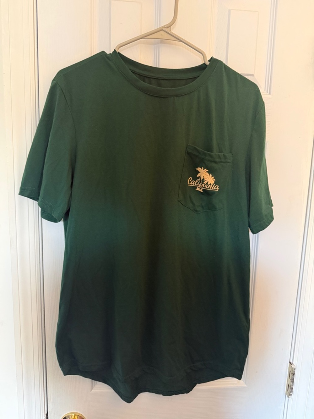SHEIN Dark Green Crew Neck Pocket Tee with Palm Graphic